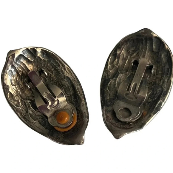 VINTAGE STERLING SMOOTH TAPERED LEAF CLIP-ON EARRINGS - Picture 2 of 3